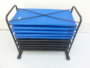 Suporte / Estante para 10 Colchonetes com divisórias