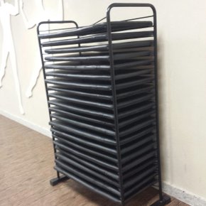 Suporte / Estante para 20 Colchonetes com divisórias